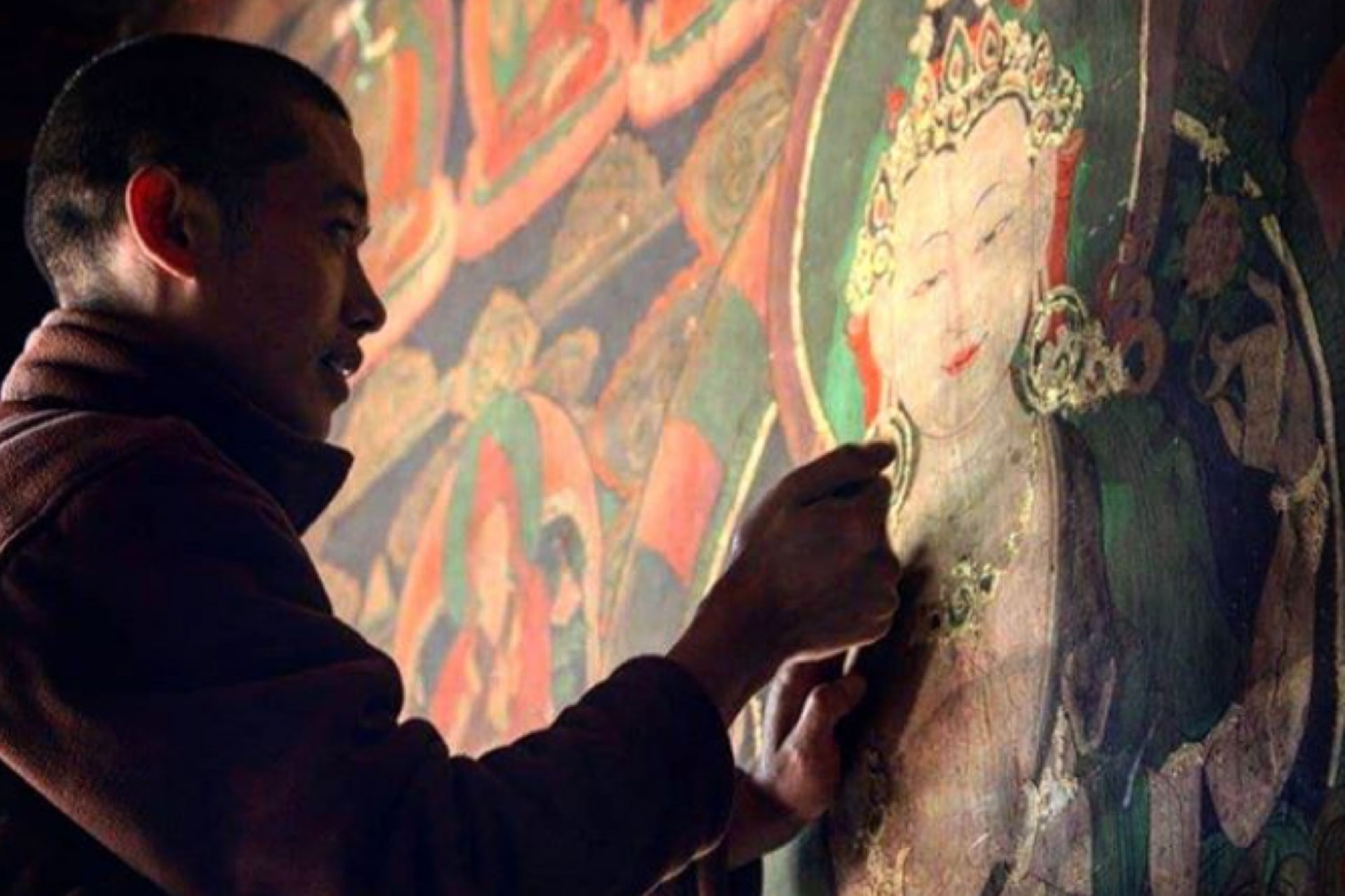 Preservar antiguas artesanías y reliquias budistas
